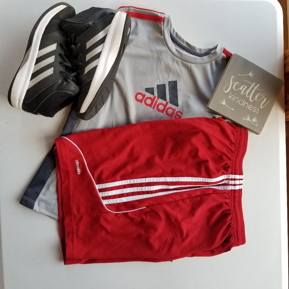 Adidas shorts youth xL
